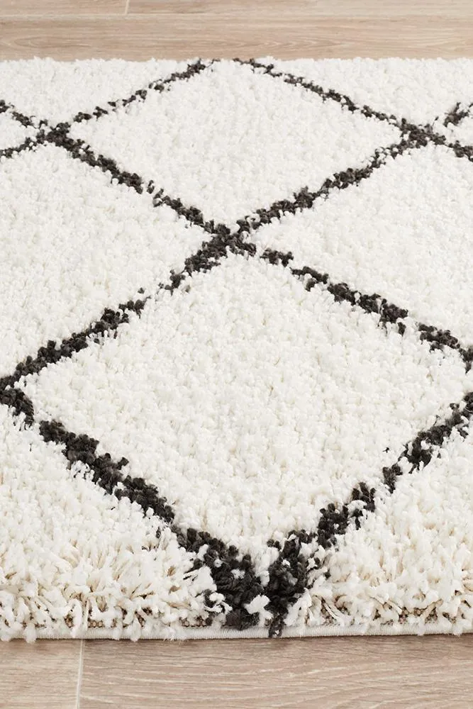 Bella Black & Cream Fringed Runner Rug