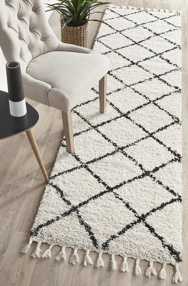 Bella Black & Cream Fringed Runner Rug