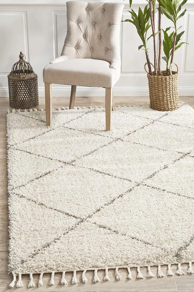 Bella Fringed Natural Rug