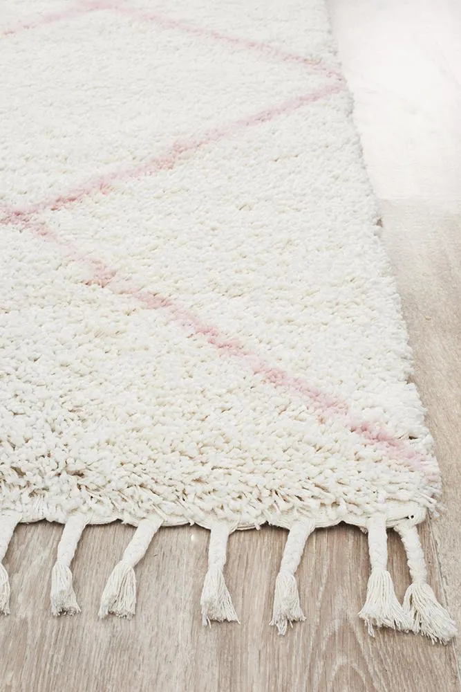 Bella Pink Fringed Rug