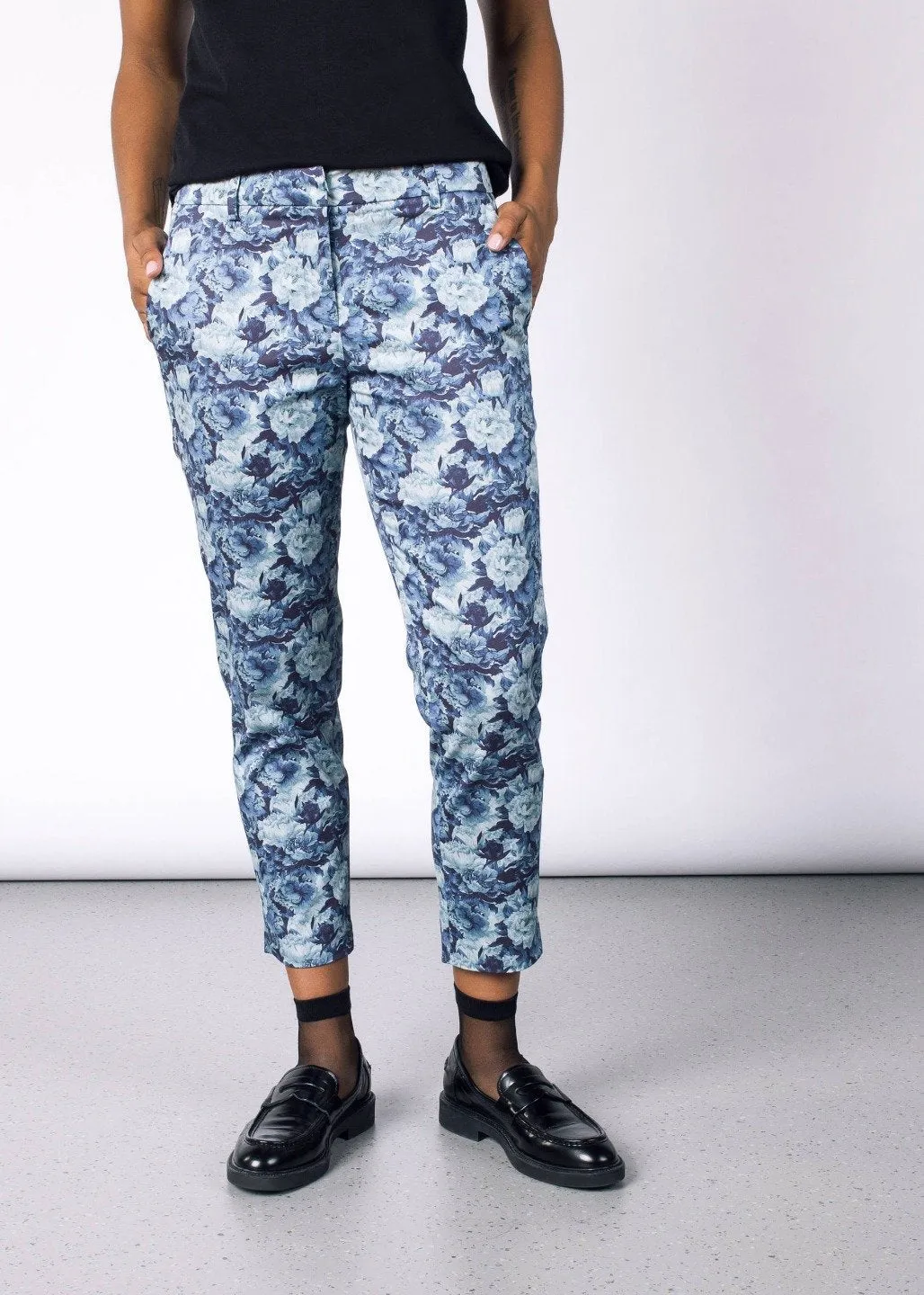 Empower Wildflower Slim Crop Pant in Floral