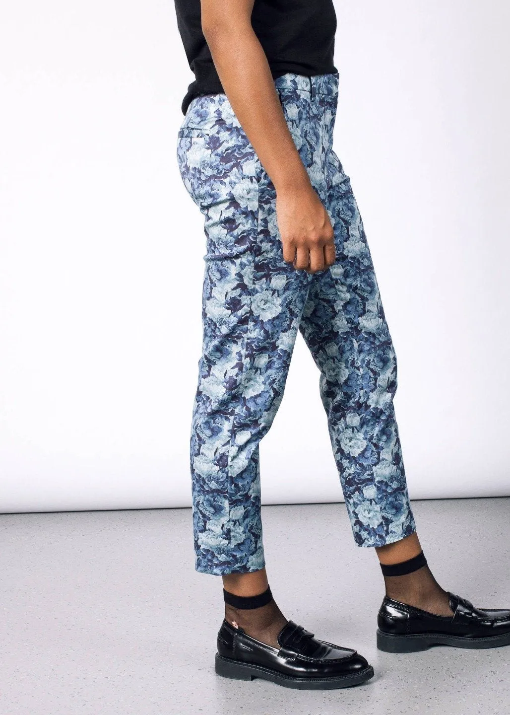 Empower Wildflower Slim Crop Pant in Floral