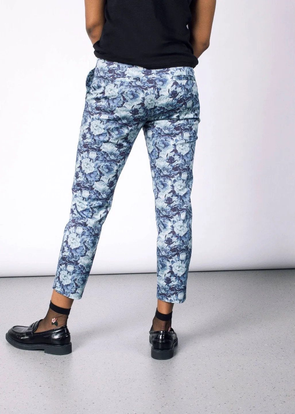 Empower Wildflower Slim Crop Pant in Floral