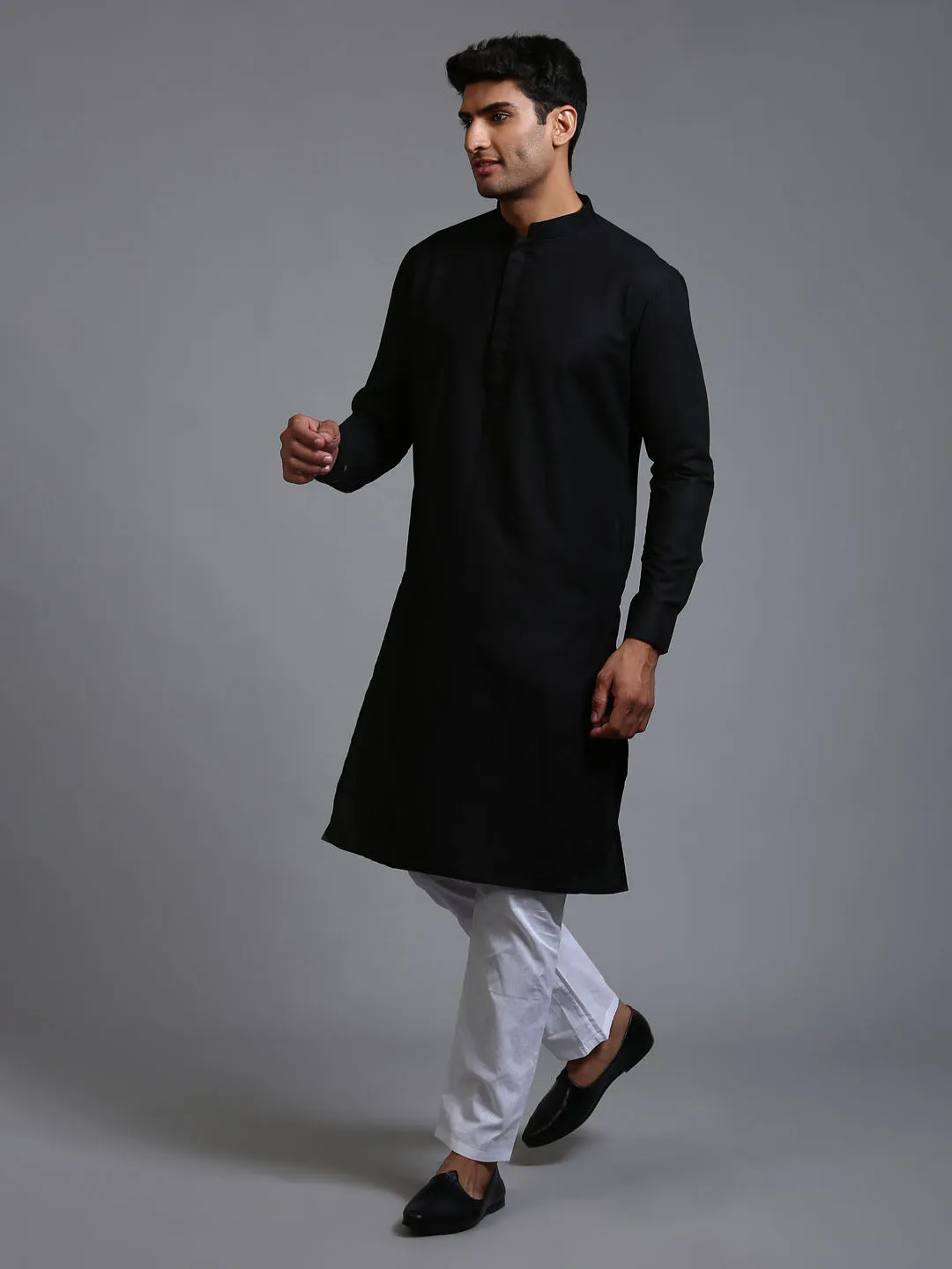 Jashvi Men's Black Cotton Blend Kurta Pyjama Set