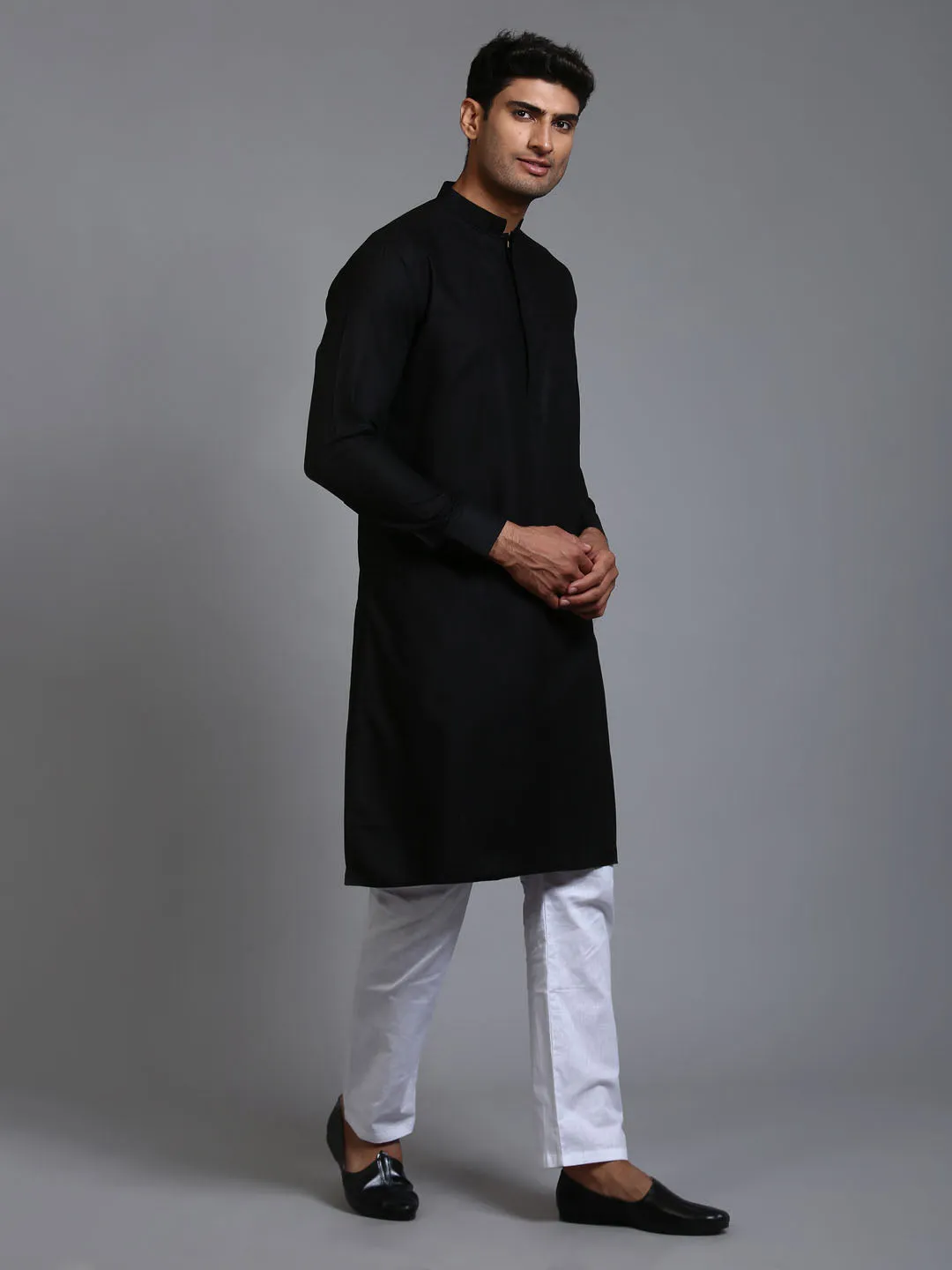 Jashvi Men's Black Cotton Blend Kurta Pyjama Set