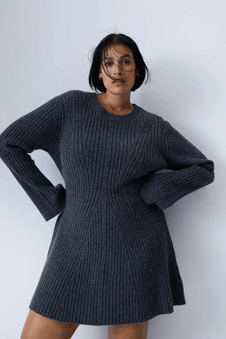 Karlina - Elegant and warm rib-knit dress