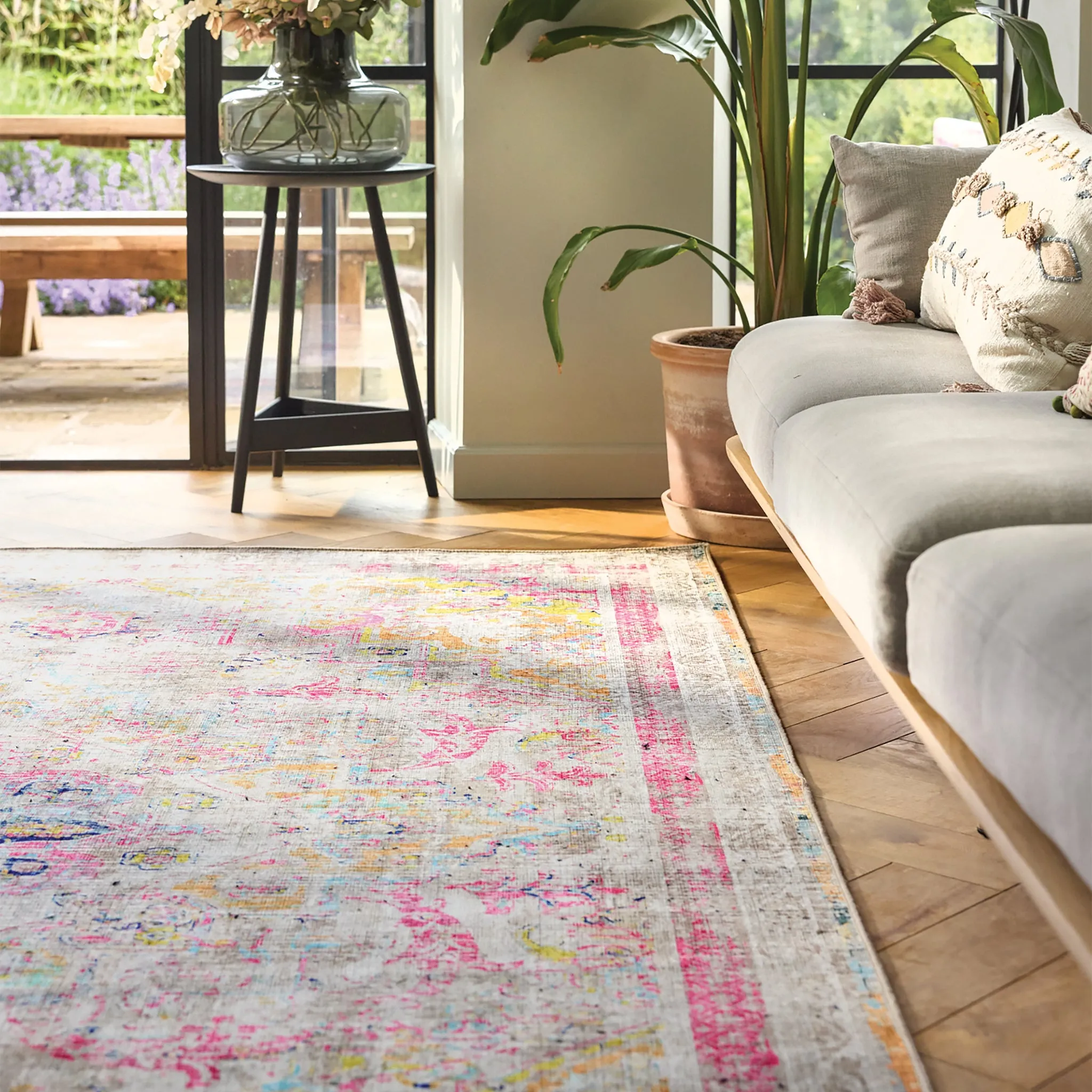 Neo Classical Eco-Washable Rug