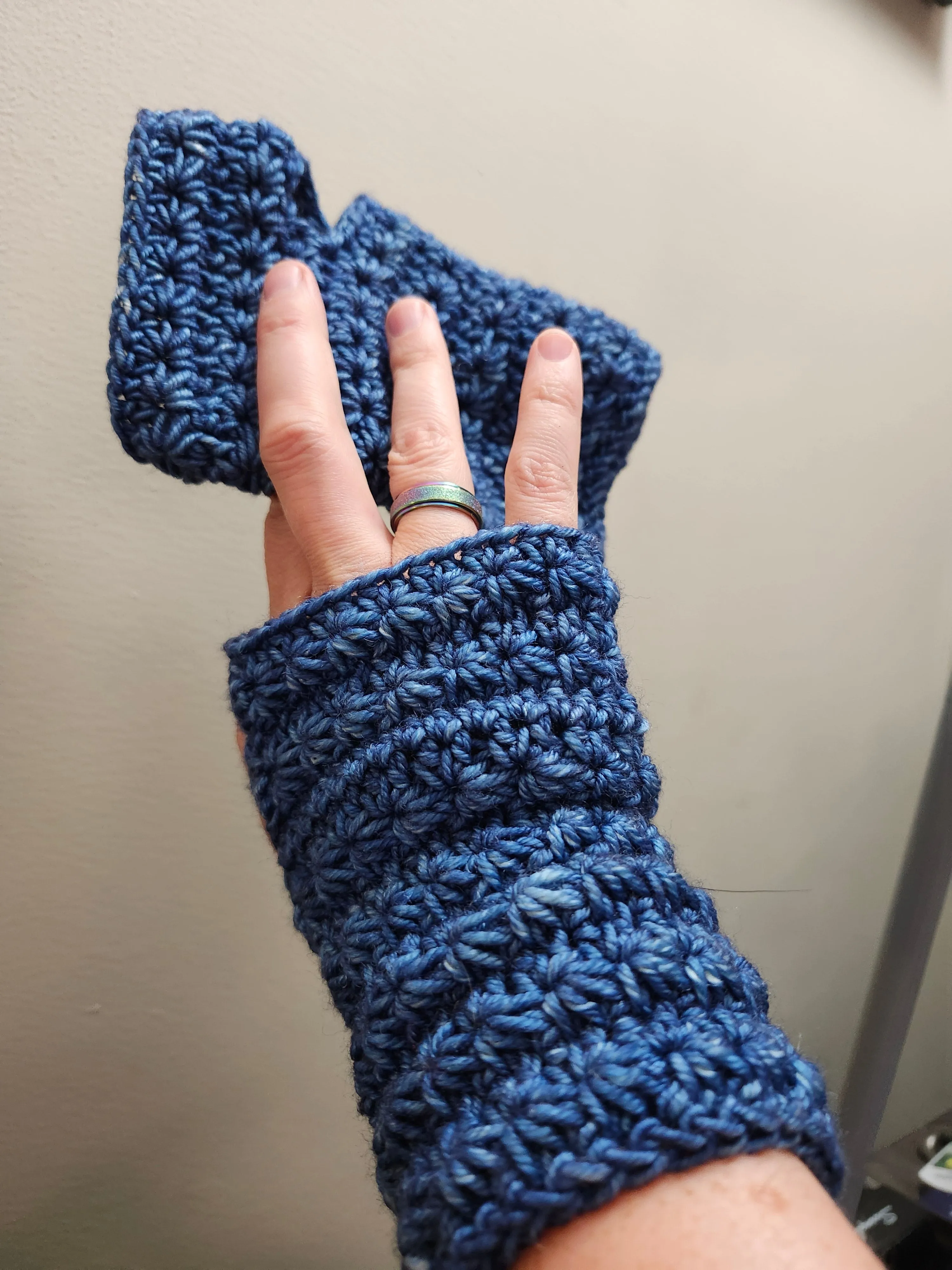 Star Stitch Fingerless Gloves